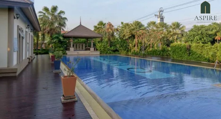 For sale 4 bedrooms house in Sai Mai, Bangkok