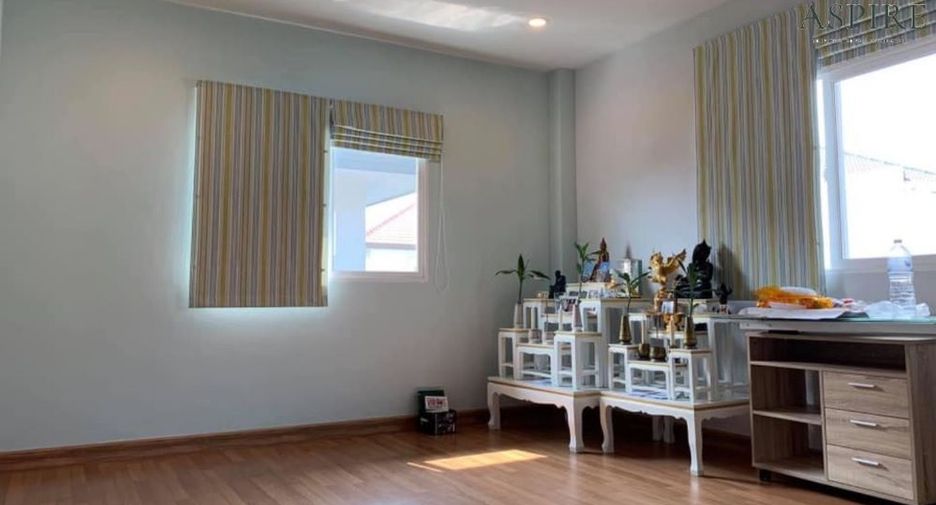 For sale 4 bedrooms house in Sai Mai, Bangkok