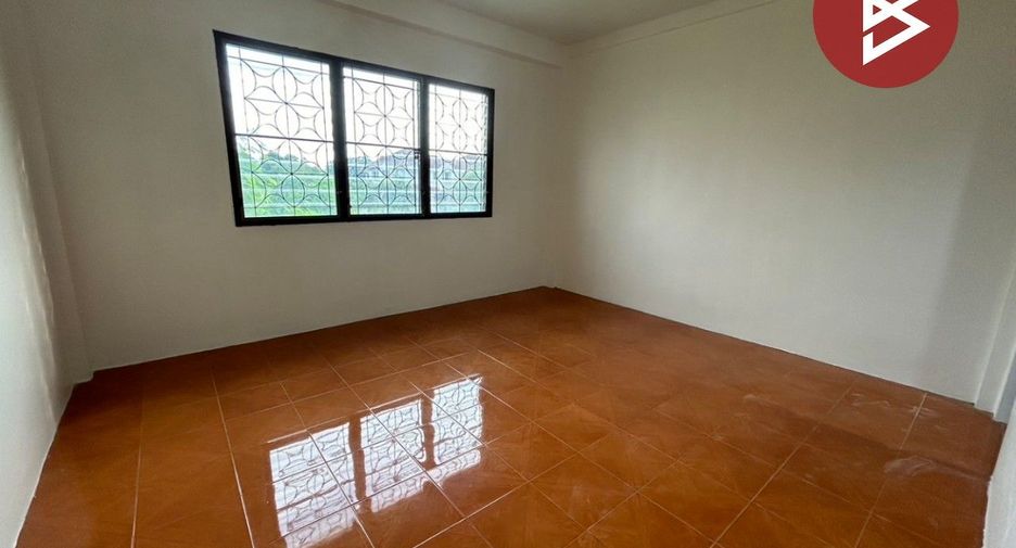 For sale 3 bed townhouse in Ban Pong, Ratchaburi