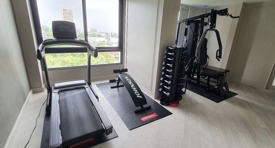 For sale 43 bedrooms apartment in Watthana, Bangkok