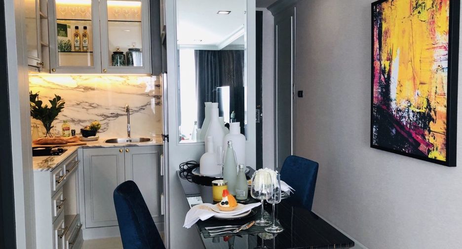For sale 43 bedrooms apartment in Watthana, Bangkok