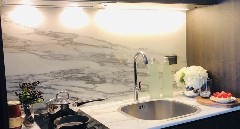 For sale 43 bedrooms apartment in Watthana, Bangkok