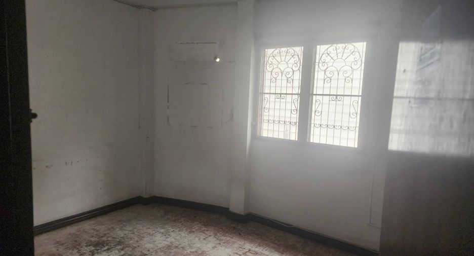 Аренда 4 спальни дом в Сатхон, Бангкок