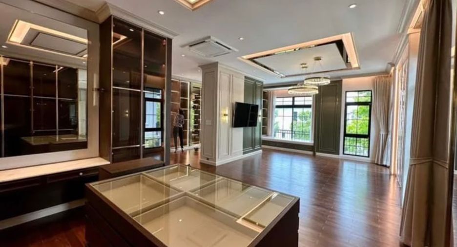 For sale 4 bedrooms house in Thawi Watthana, Bangkok