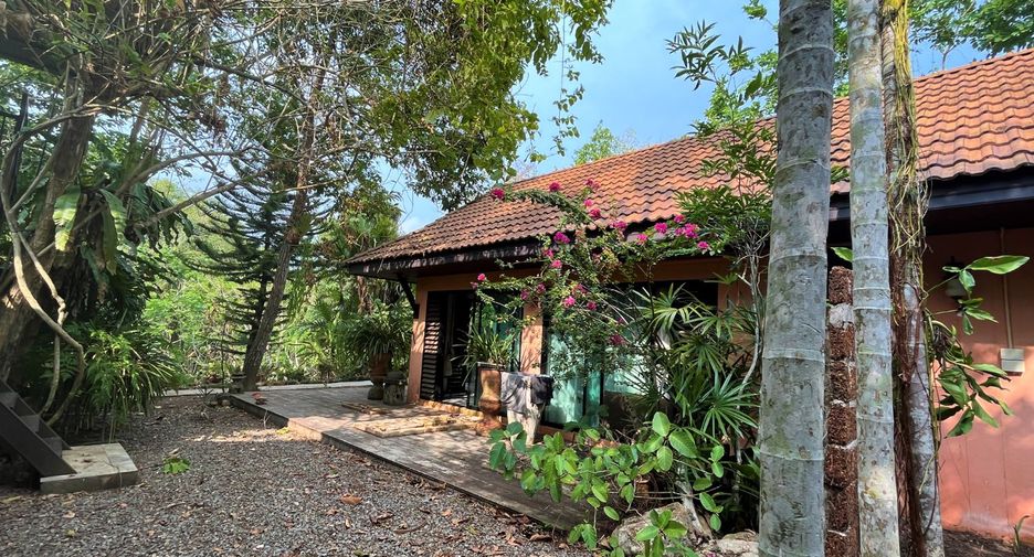 For sale 6 bed villa in Mueang Krabi, Krabi
