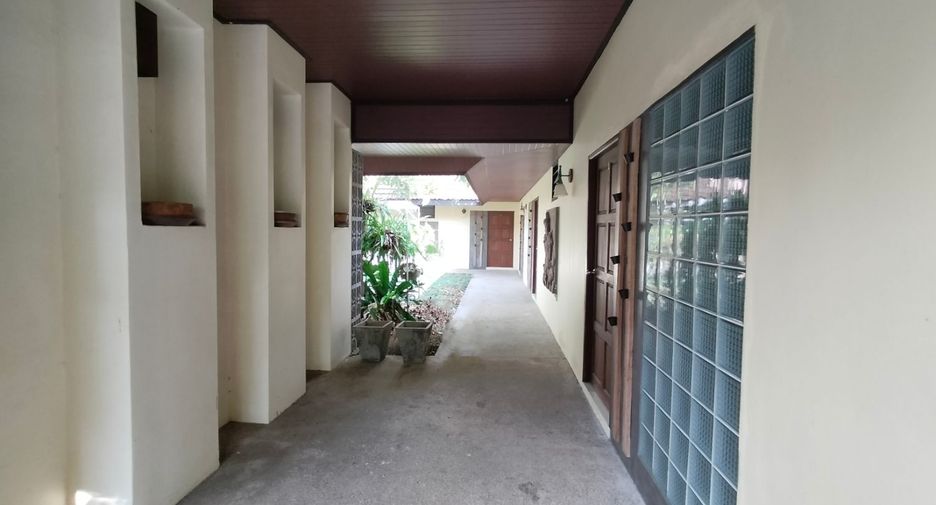 For sale 6 bed villa in Mueang Krabi, Krabi