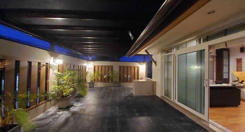 For rent 4 bed house in Si Racha, Chonburi