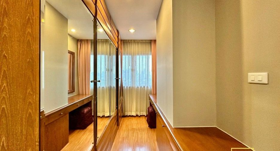 À louer 2 chambres condo à Watthana, Bangkok