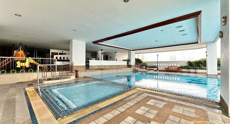 À louer 2 chambres condo à Watthana, Bangkok