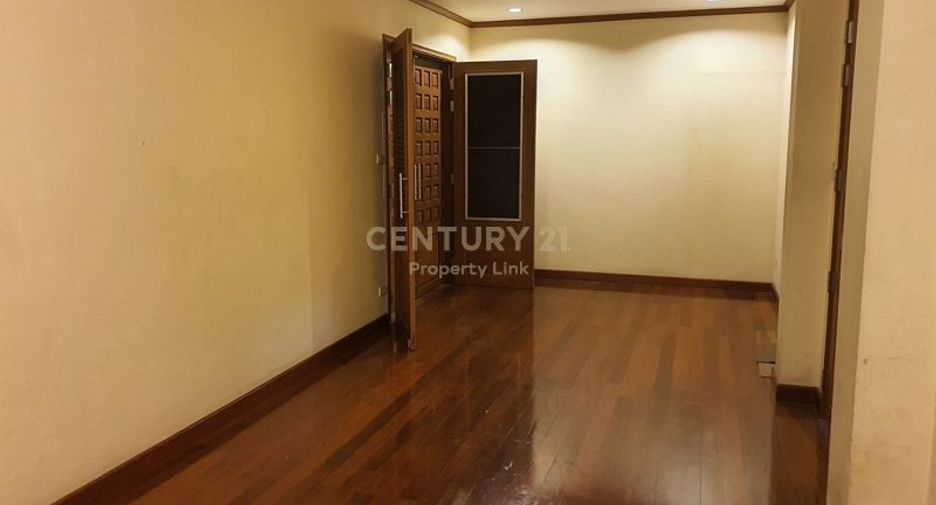 For rent そして for sale 7 Beds house in Chom Thong, Bangkok
