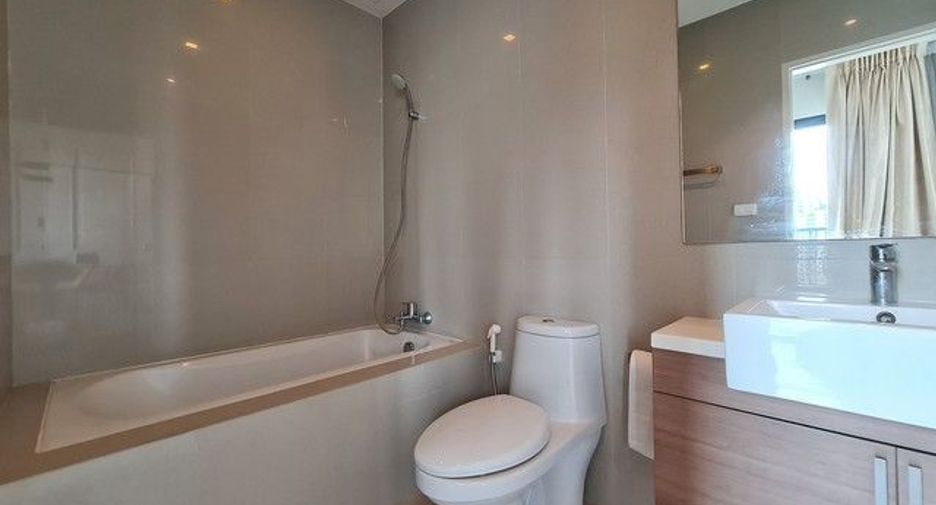 For rent 2 bedrooms condo in Phaya Thai, Bangkok