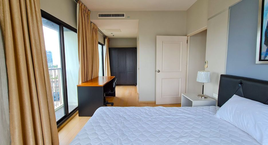 For rent 2 bedrooms condo in Phaya Thai, Bangkok