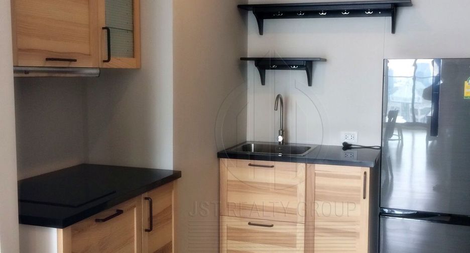 For sale 3 bedrooms condo in Pathum Wan, Bangkok