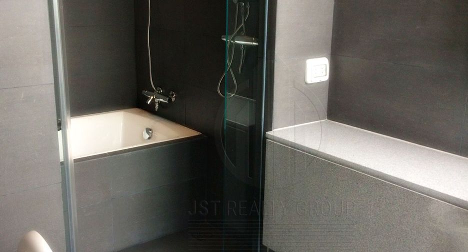For sale 3 bedrooms condo in Pathum Wan, Bangkok