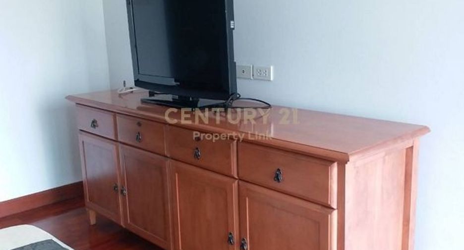 For rent 2 bedrooms townhouse in Khlong Toei, Bangkok