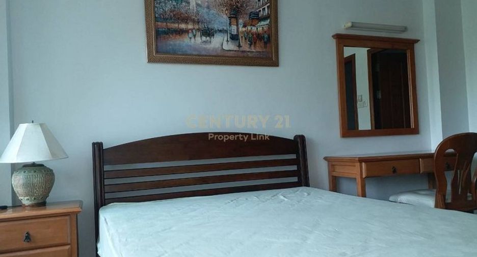 For rent 2 bedrooms townhouse in Khlong Toei, Bangkok