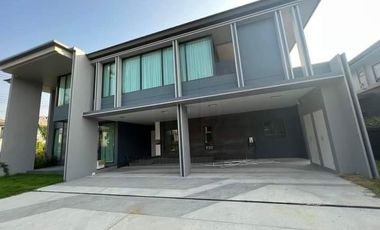 For sale 4 bedrooms house in Bang Kapi, Bangkok