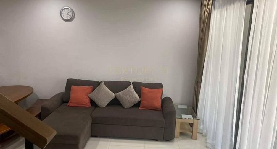For rent and for sale 3 bed townhouse in Saphan Sung, Bangkok