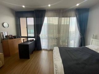 For rent and for sale 3 bedrooms townhouse in Saphan Sung, Bangkok