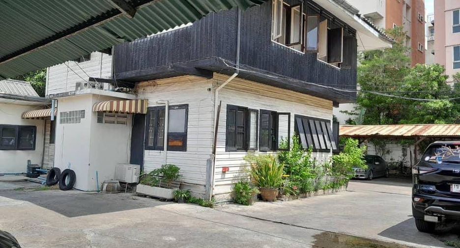 For sale 2 bedrooms house in Pathum Wan, Bangkok