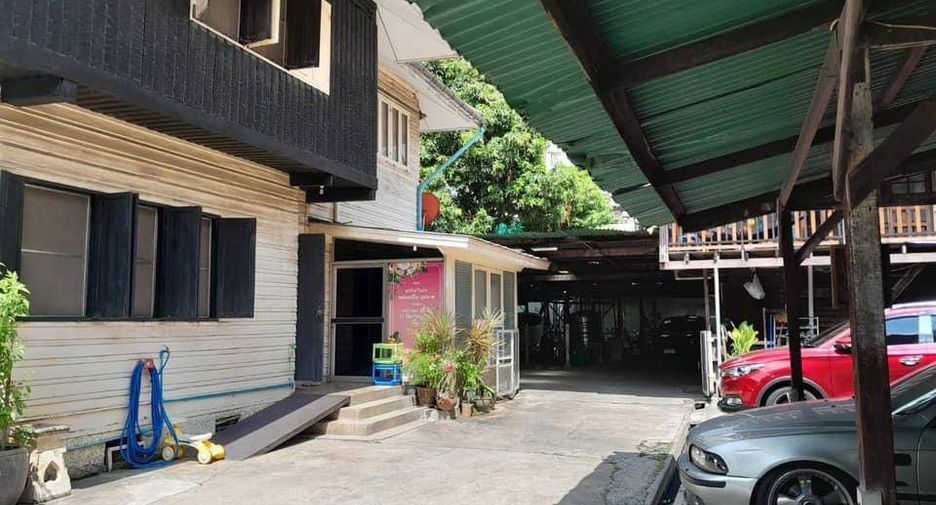 For sale 2 bedrooms house in Pathum Wan, Bangkok