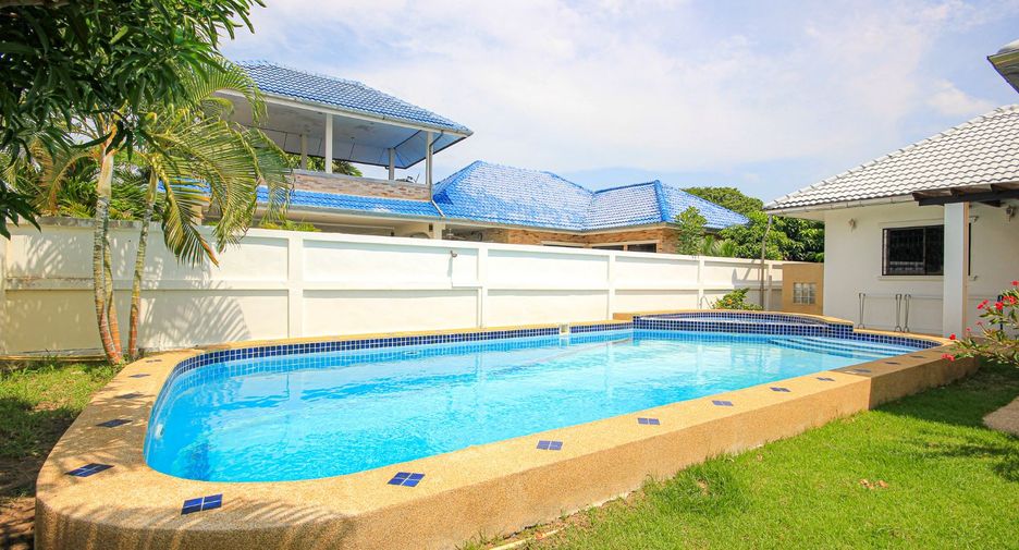For sale 3 bedrooms villa in Cha Am, Phetchaburi