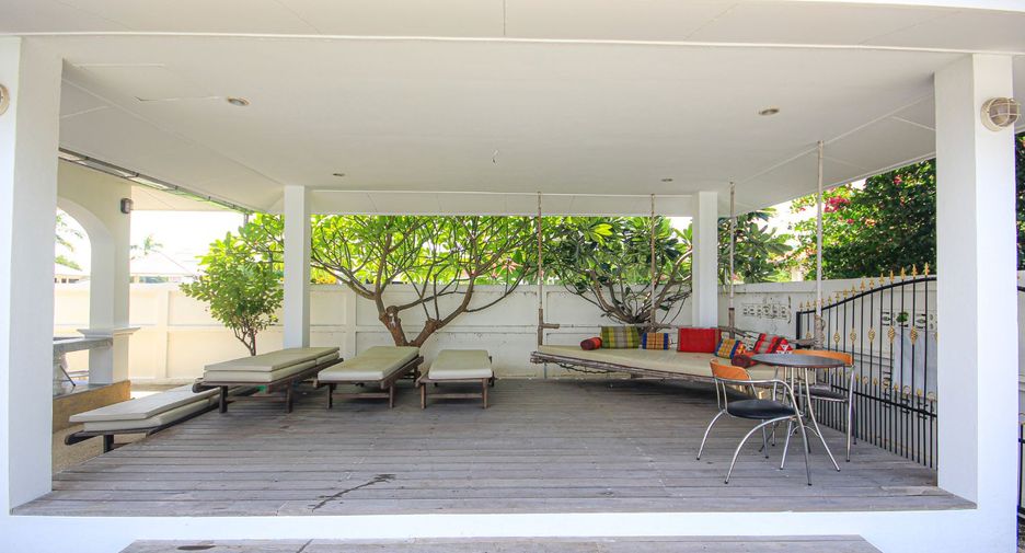 For sale 3 bedrooms villa in Cha Am, Phetchaburi