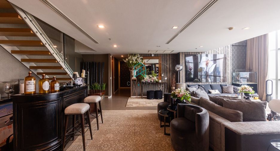 Condo en venta de 3 habitaciones en Sathon, Bangkok