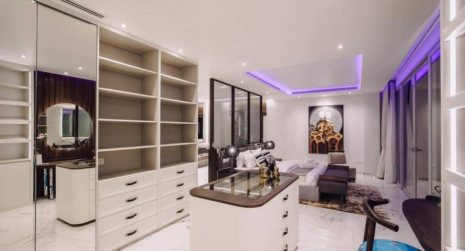 Villa en alquiler y en venta de 4 habitaciones en Mueang Phuket, Phuket