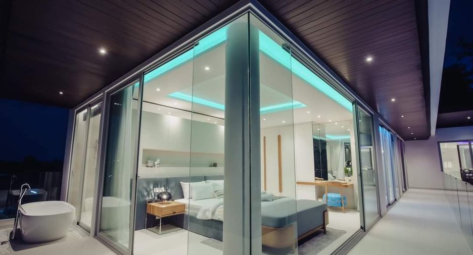 Villa en alquiler y en venta de 4 habitaciones en Mueang Phuket, Phuket