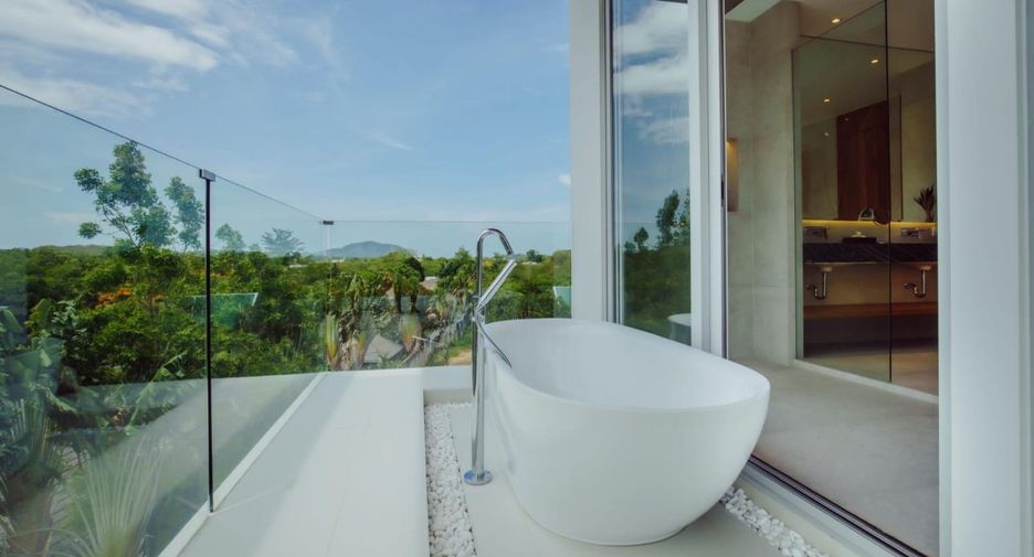 Villa en alquiler y en venta de 4 habitaciones en Mueang Phuket, Phuket