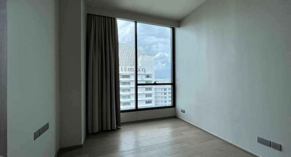 For sale 3 bedrooms condo in Khlong Toei, Bangkok