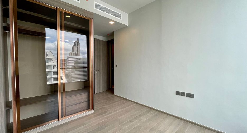 For sale 3 bedrooms condo in Khlong Toei, Bangkok