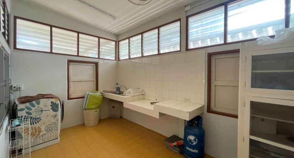 出租 2 卧室 独立屋 在 Bang Sue, 曼谷