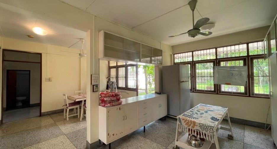 出租 2 卧室 独立屋 在 Bang Sue, 曼谷