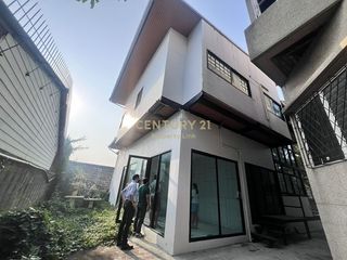 For rent 4 ベッドルーム house in Phaya Thai, Bangkok