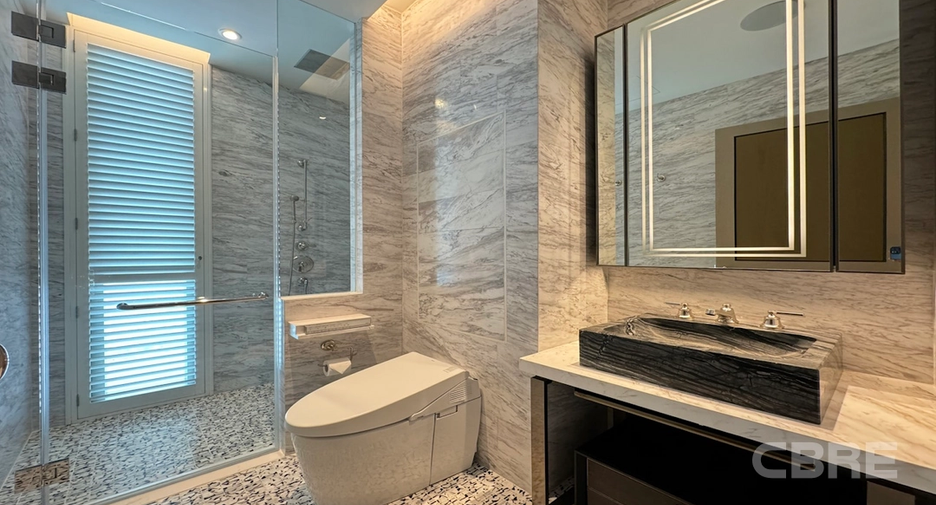 For sale 2 ベッドルーム condo in Khlong San, Bangkok