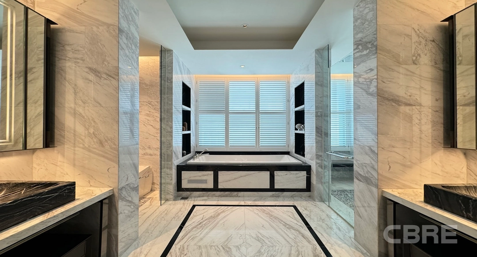 For sale 2 ベッドルーム condo in Khlong San, Bangkok
