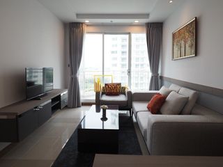 À louer 2 chambres condo à Huai Khwang, Bangkok