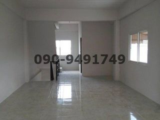 For rent 3 bed retail Space in Phra Pradaeng, Samut Prakan