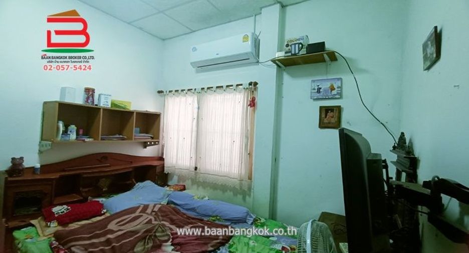 Reihenhaus zum Kauf mit 2 Zimmer in Nong Chok, Bangkok