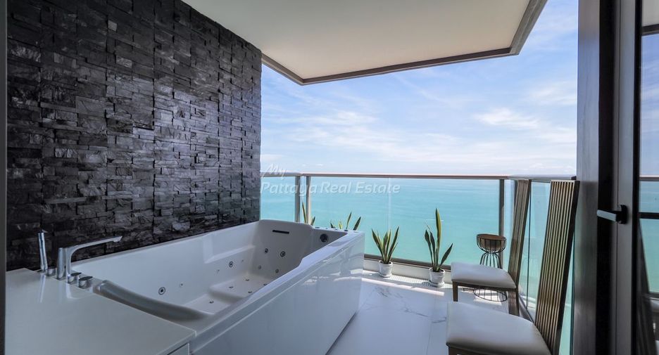 For sale 2 bedrooms condo in Jomtien, Pattaya