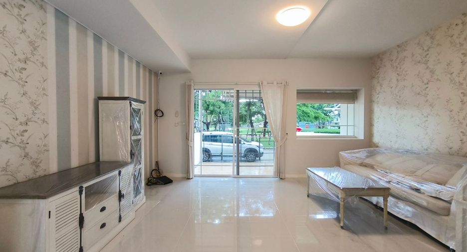 For rent and for sale 2 bedrooms townhouse in Bang Bo, Samut Prakan