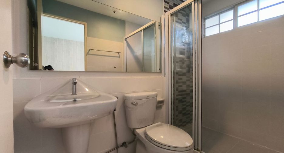 For rent and for sale 2 bedrooms townhouse in Bang Bo, Samut Prakan