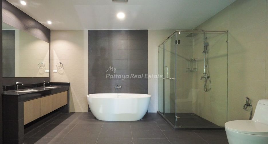 For sale 4 ベッドルーム condo in Bang Lamung, Chonburi