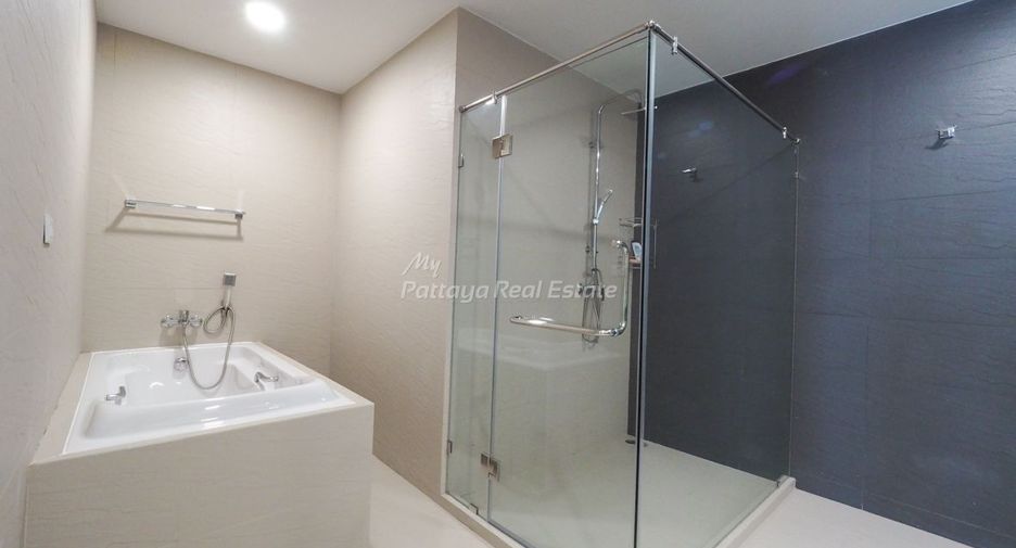 For sale 4 ベッドルーム condo in Bang Lamung, Chonburi
