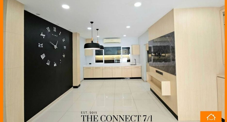 For sale 5 bedrooms townhouse in Don Mueang, Bangkok