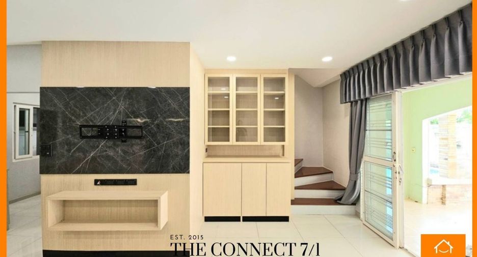 For sale 5 bedrooms townhouse in Don Mueang, Bangkok