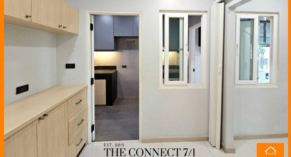 For sale 5 bedrooms townhouse in Don Mueang, Bangkok