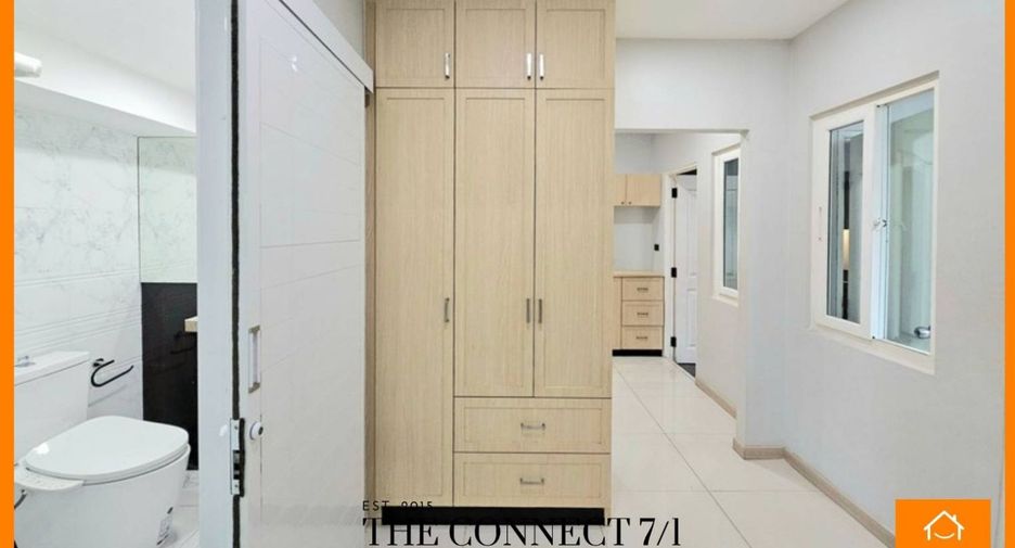 For sale 5 bedrooms townhouse in Don Mueang, Bangkok
